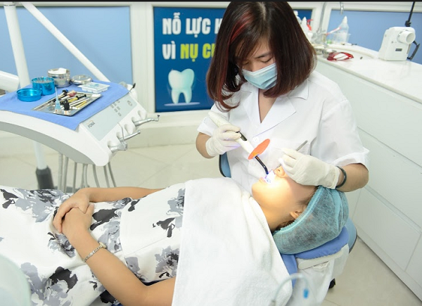 Công nghệ trám răng thẩm mỹ Laser Tech hiện đại và nhanh chóng Công nghệ trám răng thẩm mỹ Laser Tech hiện đại và nhanh chóng