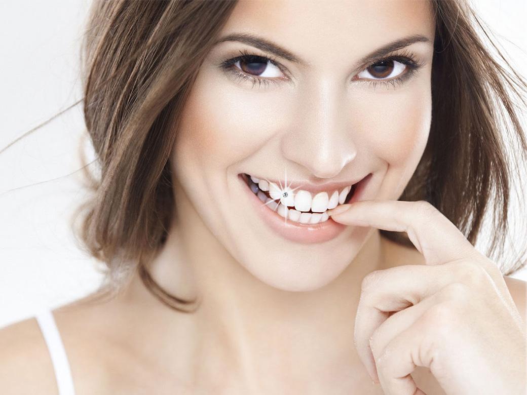 Đính đá thẩm mỹ Đính đá thẩm mỹ