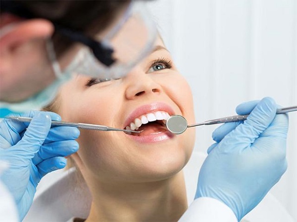 Làm sao để giữ bộ răng sứ trắng đẹp Làm sao để giữ bộ răng sứ trắng đẹp