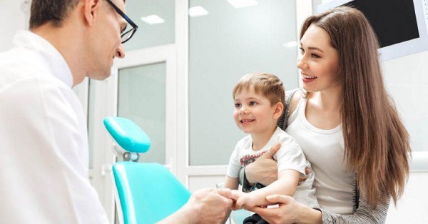 Nha khoa trẻ em và tầm quan trọng của việc cho trẻ đi khám răng định kỳ Nha khoa trẻ em và tầm quan trọng của việc cho trẻ đi khám răng định kỳ
