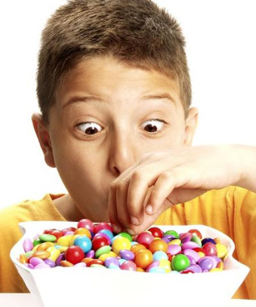 Những thói quen xấu ảnh hưởng đến sức khỏe răng miệng của trẻ em