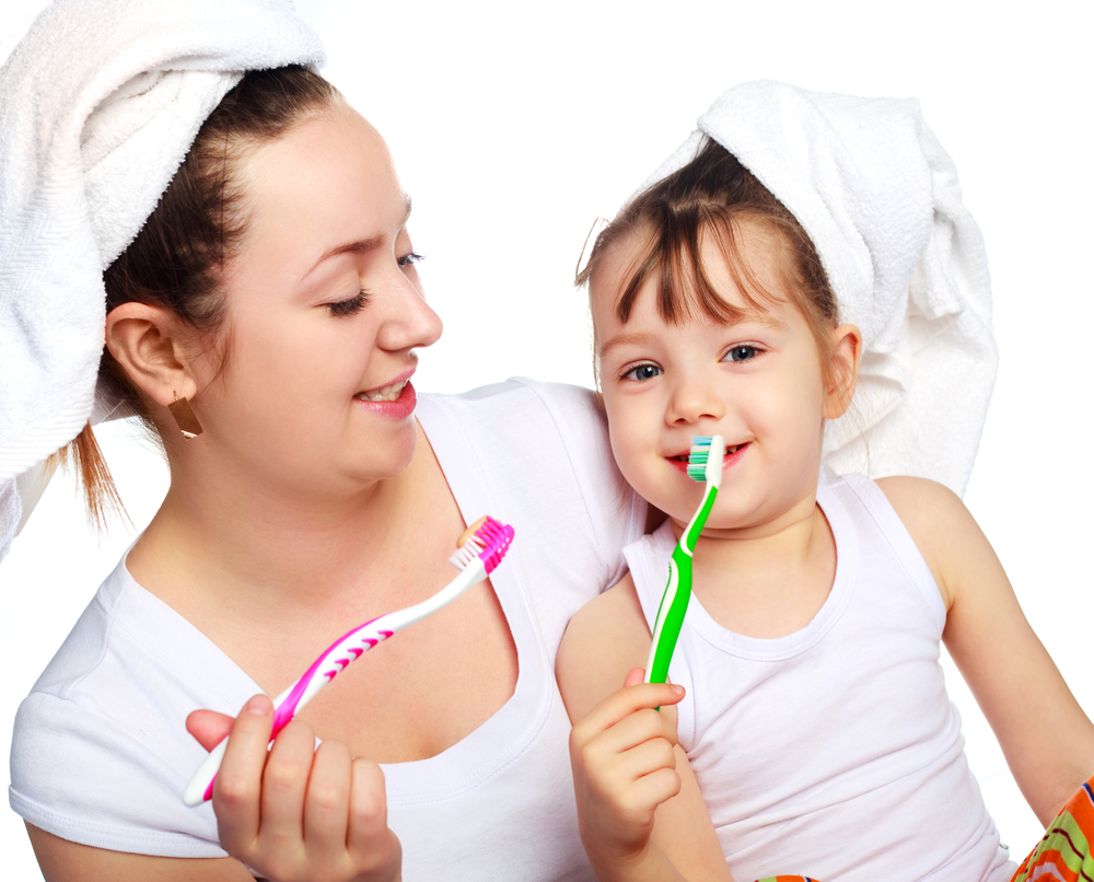 Những thói quen xấu ảnh hưởng đến sức khỏe răng miệng của trẻ em Những thói quen xấu ảnh hưởng đến sức khỏe răng miệng của trẻ em