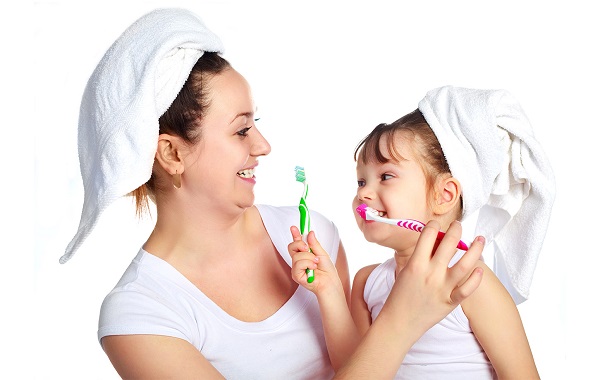 Sai lầm thường gặp khi chăm sóc răng miệng cho trẻ Sai lầm thường gặp khi chăm sóc răng miệng cho trẻ